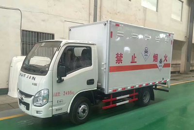 跃进3.3米柴油（蓝牌）毒性感染性厢式车