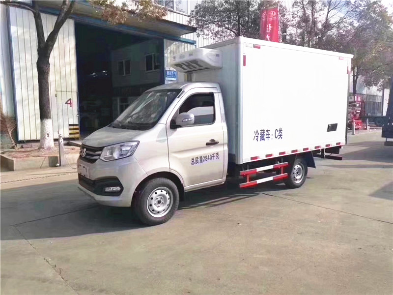 国六 庆铃五十铃双排冷藏车